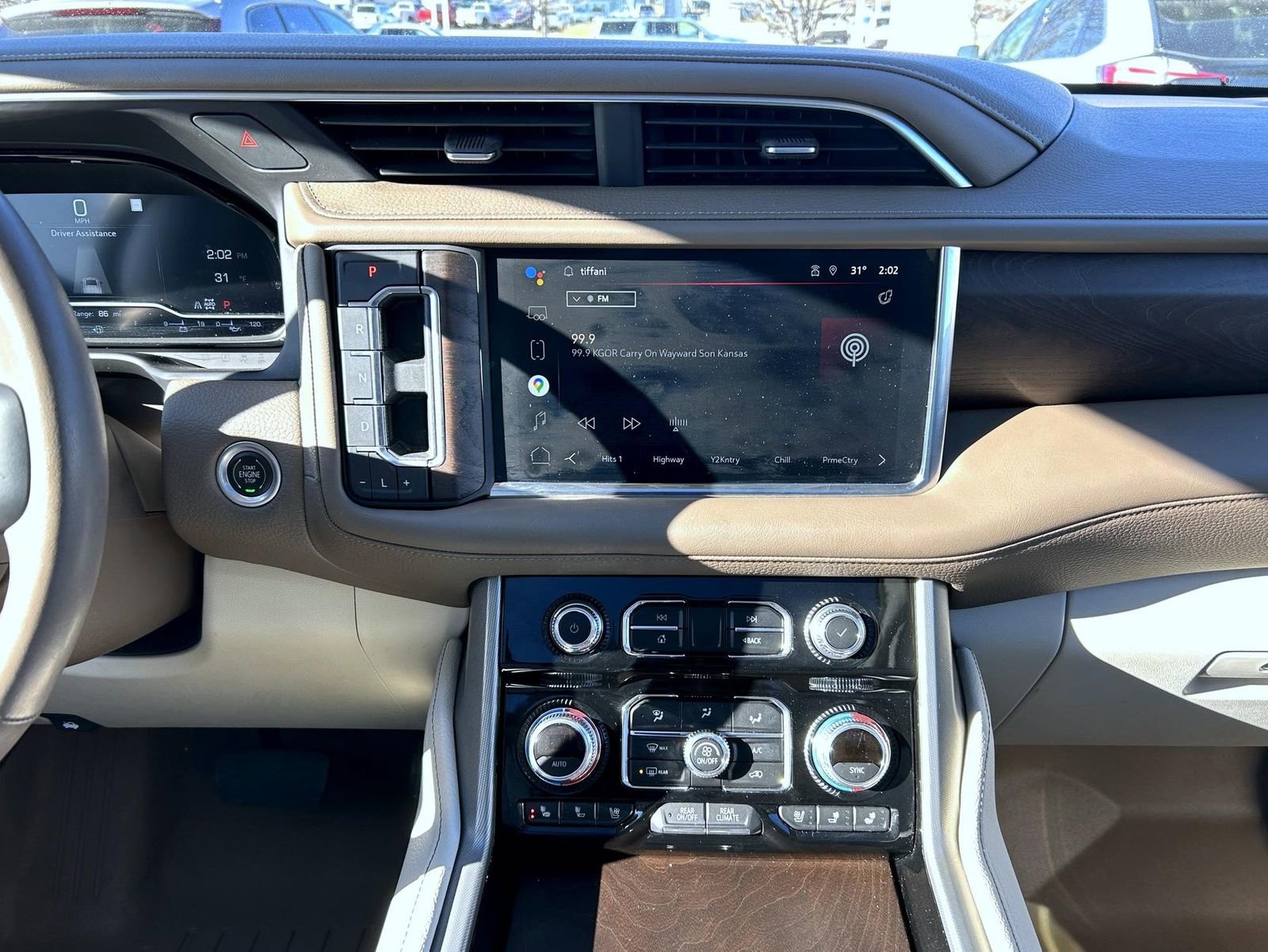 Used 2022 GMC Yukon XL Denali image 12