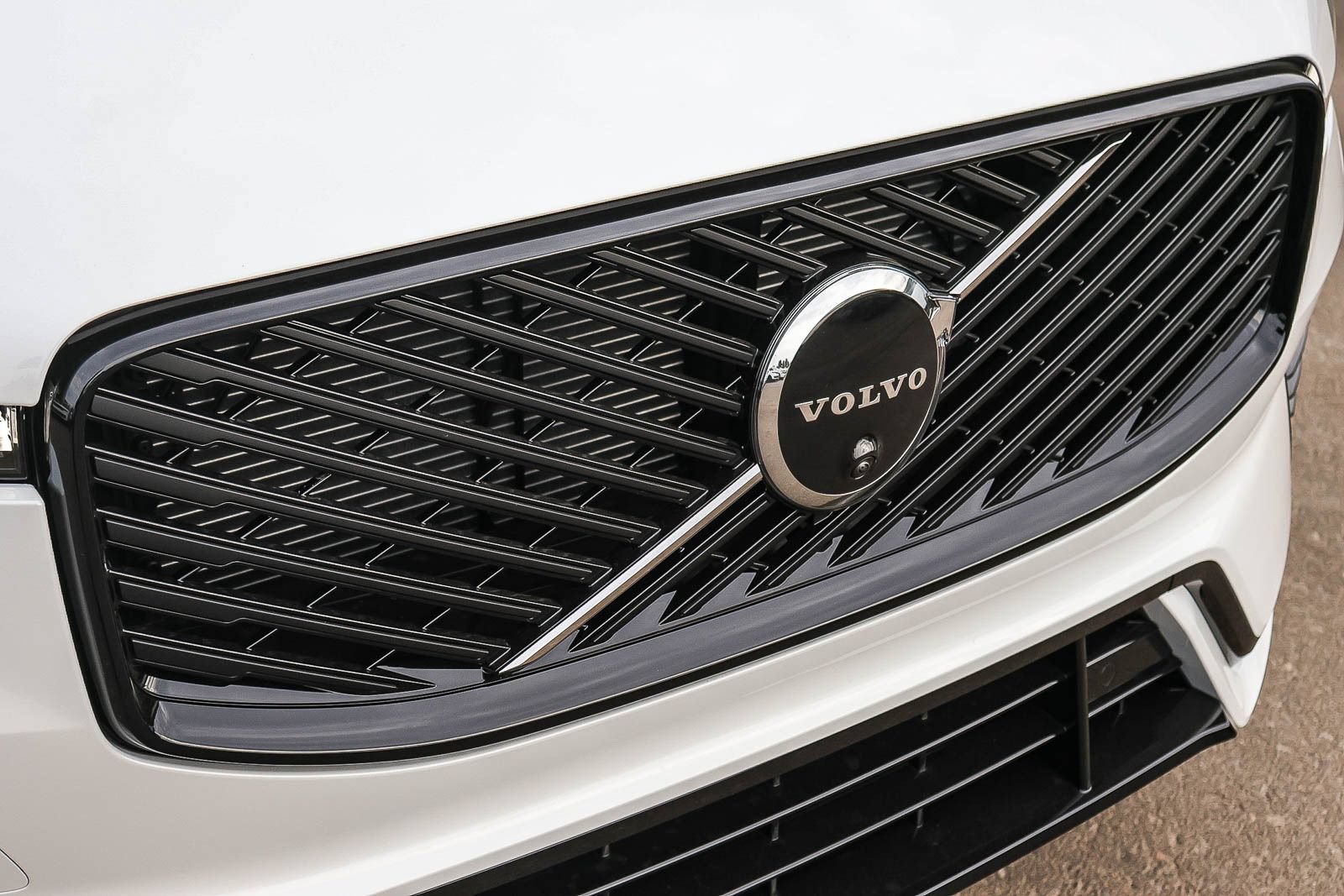 New 2027 Volvo XC60 B5 Plus AWD/4WD image 15