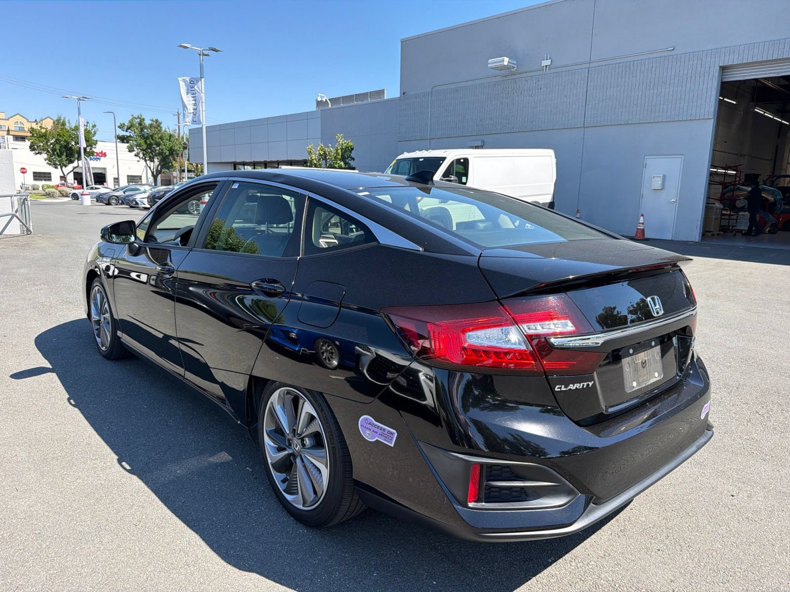 Used 2018 Honda Clarity Touring image 3
