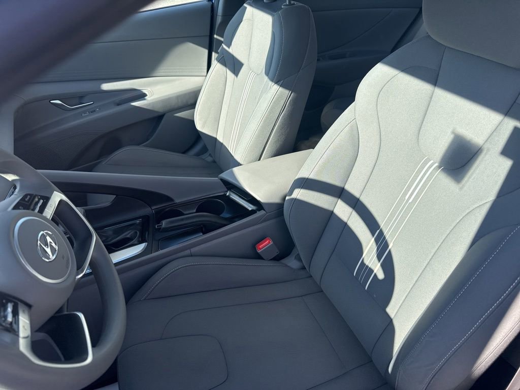 Used 2023 Hyundai Elantra SEL image 32