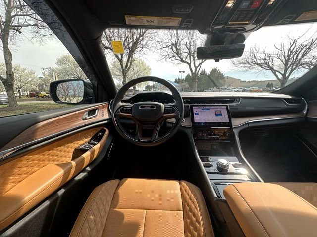 Used 2025 Jeep Grand Cherokee Summit w/ Adv Protech Group IV image 18