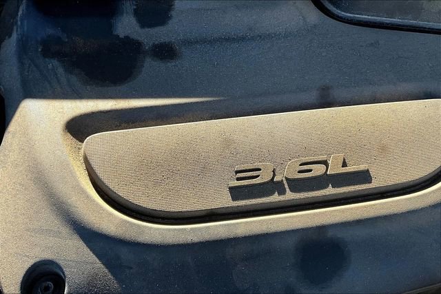 Used 2020 Chrysler Pacifica Touring-L image 35