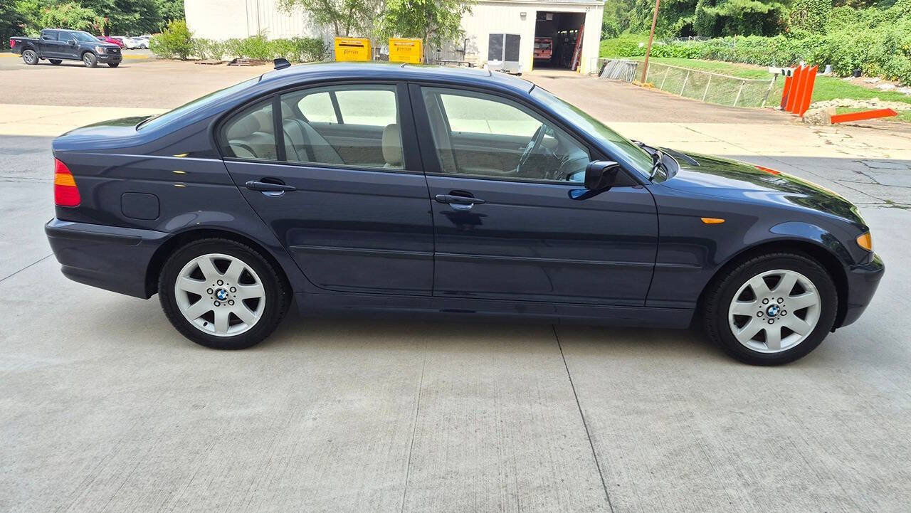 Used 2004 BMW 325xi Sedan AWD/4WD image 8
