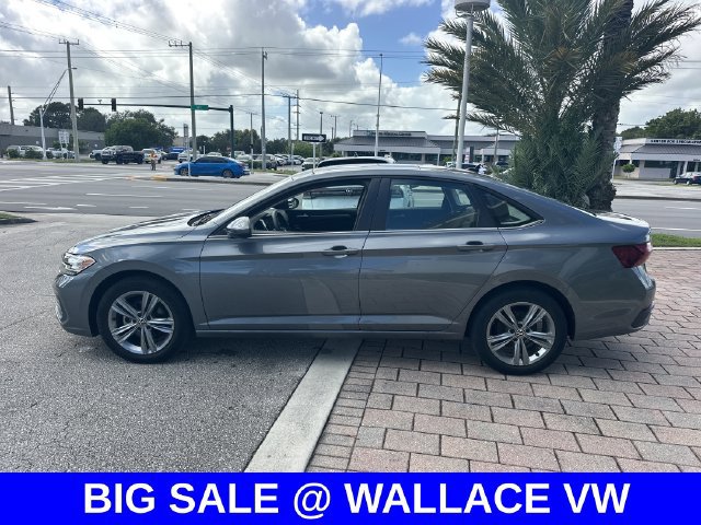 Certified 2024 Volkswagen Jetta SE w/ Panoramic Sunroof Package FWD image 10