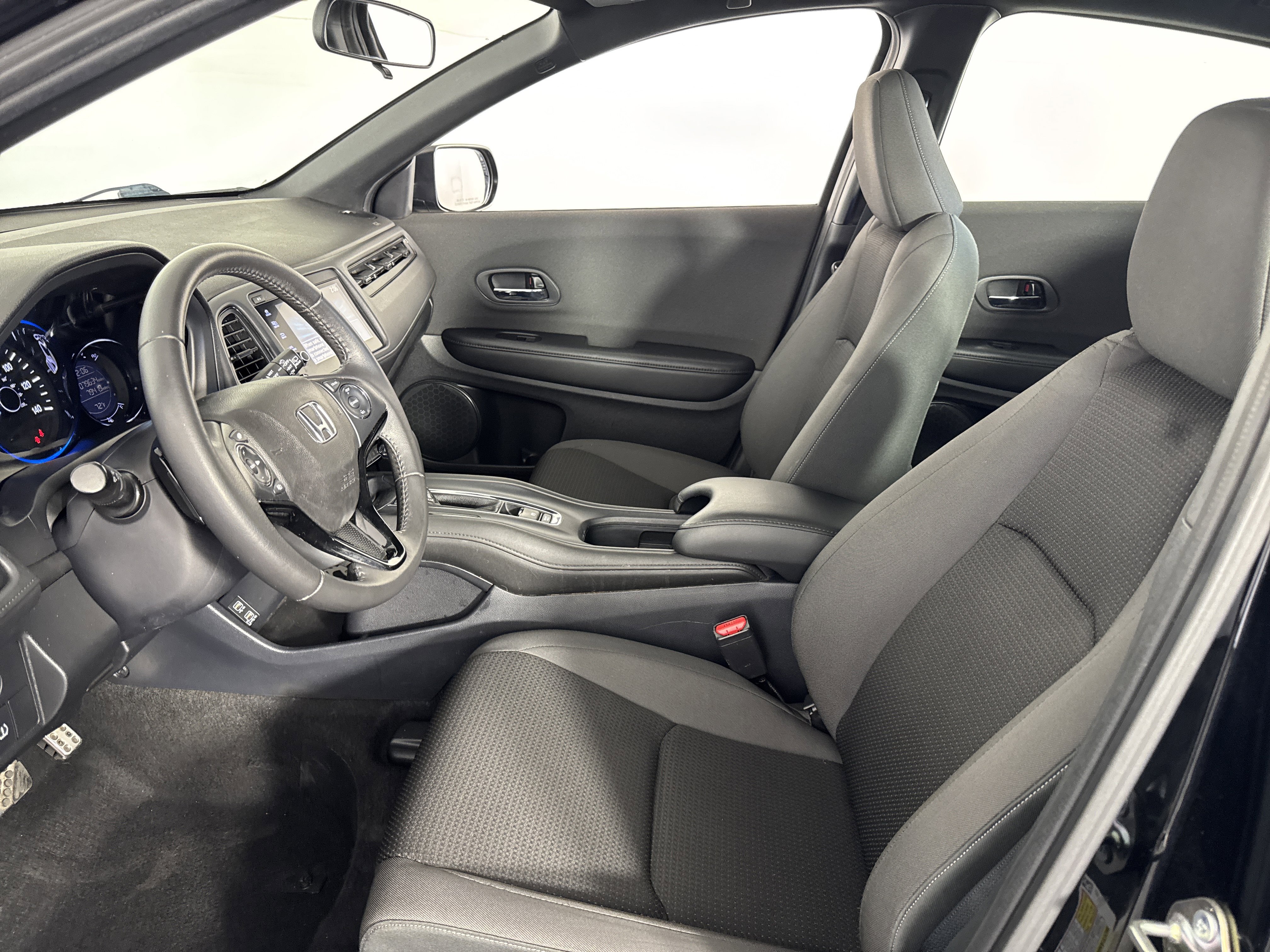 Used 2020 Honda HR-V Sport image 14