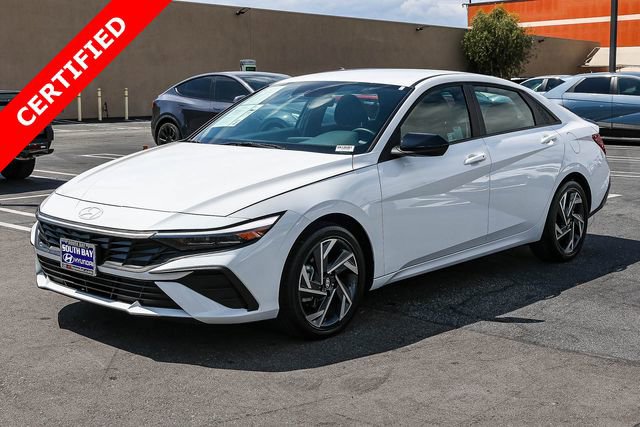 Certified 2025 Hyundai Elantra SEL FWD image 3