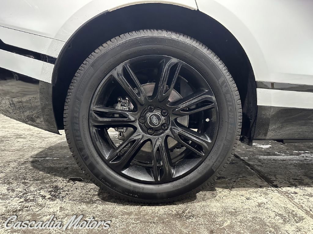 Used 2019 Land Rover Range Rover Velar R-Dynamic SE image 30