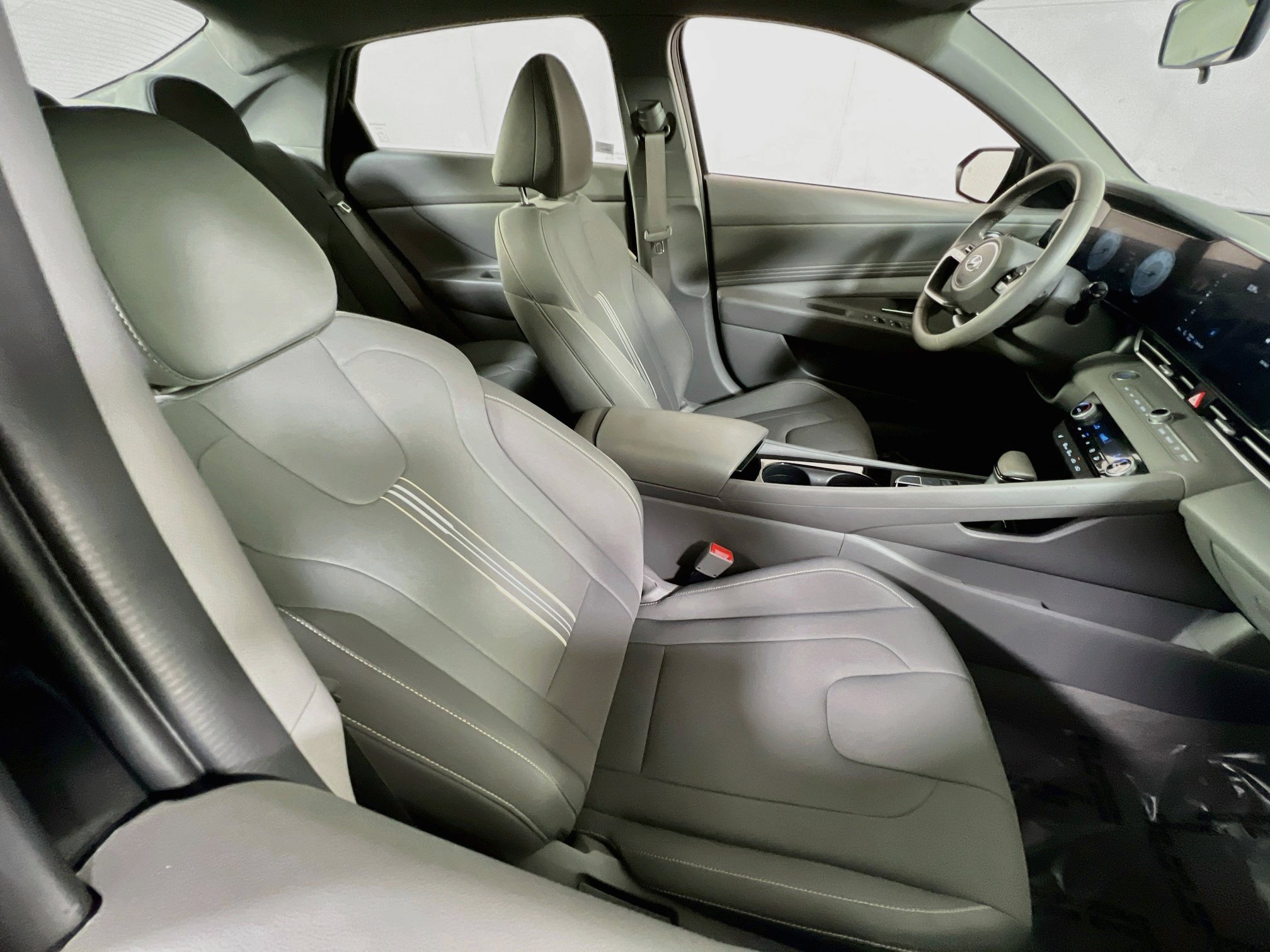 Used 2023 Hyundai Elantra SEL w/ Convenience Package FWD image 27