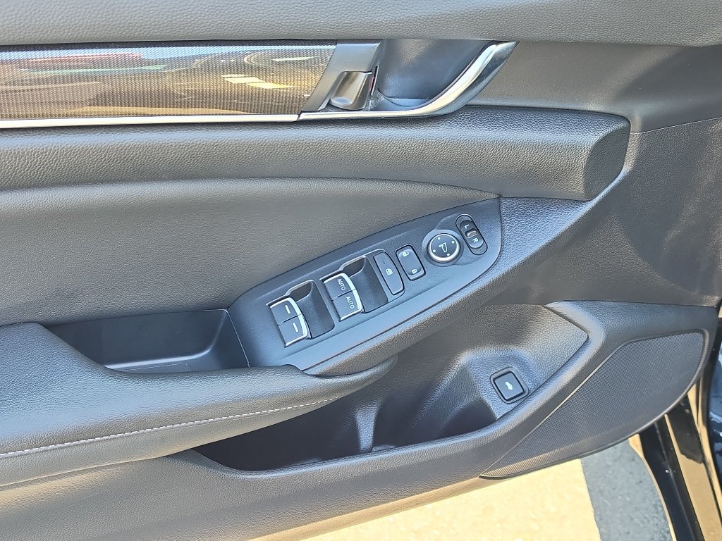 Used 2022 Honda Accord Sport image 11