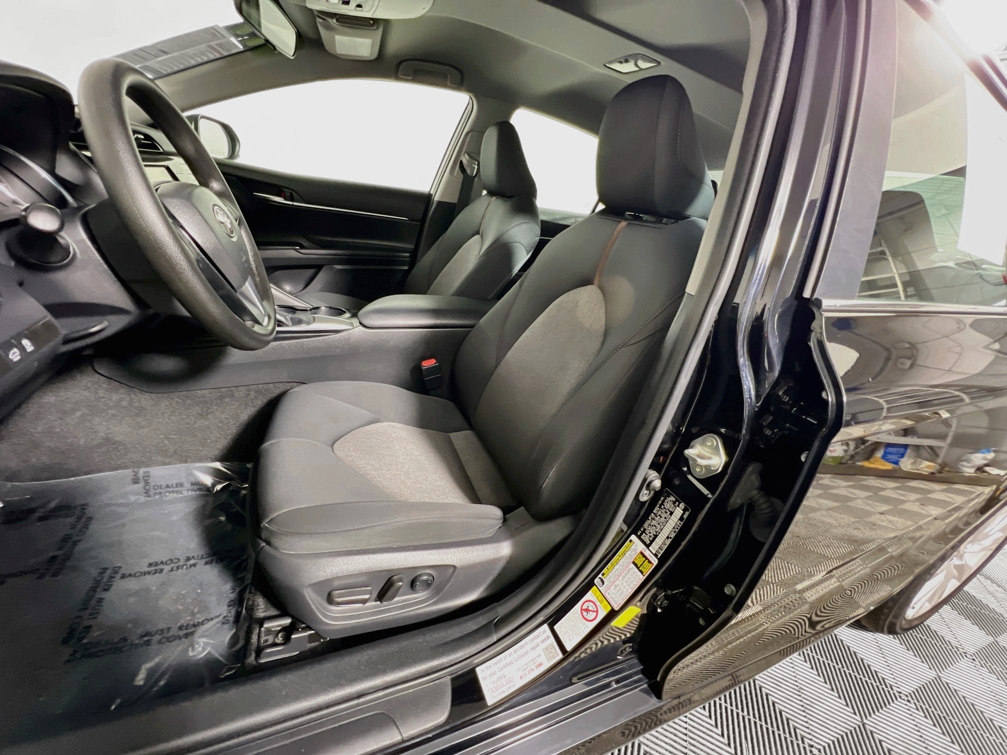Used 2019 Toyota Camry LE FWD image 15