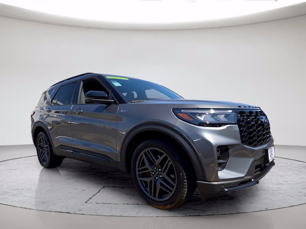 New 2026 Ford Explorer ST-Line w/ ST-Line Street Pack RWD image 2