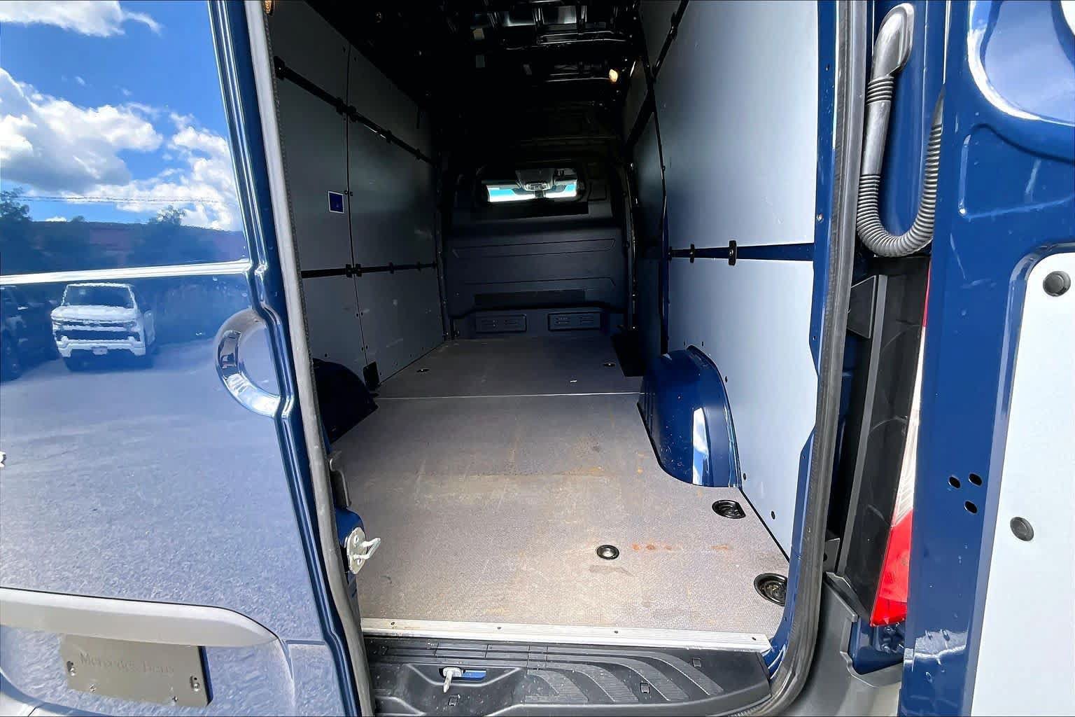 Used 2024 Mercedes-Benz Sprinter 2500 image 19