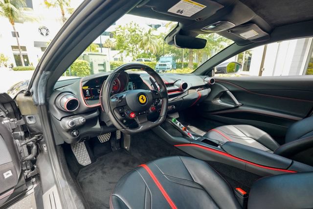 Used 2020 Ferrari 812 Superfast RWD image 3