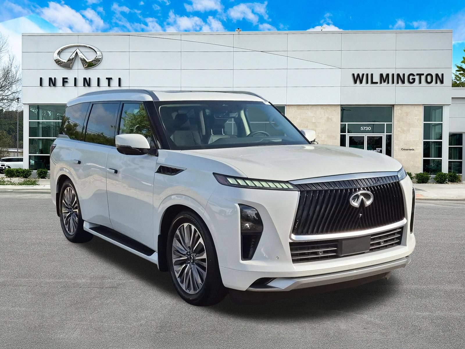 Used 2026 INFINITI QX80 Luxe w/ Cargo Package AWD/4WD image 1