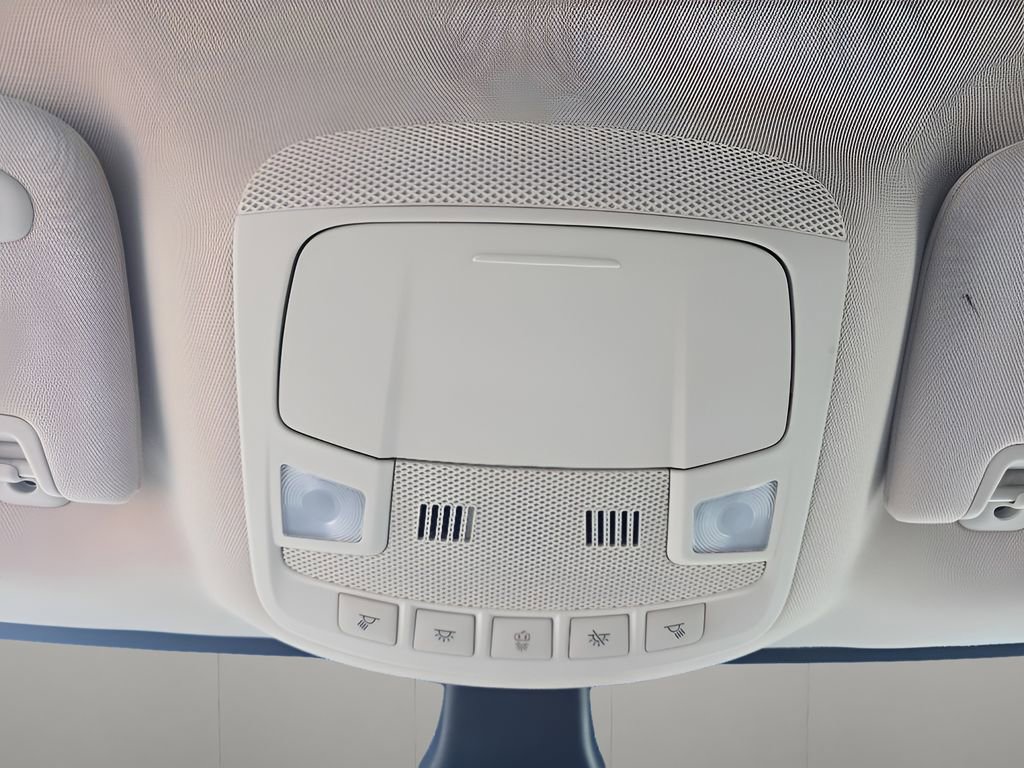 Used 2022 Ford Edge Titanium image 23