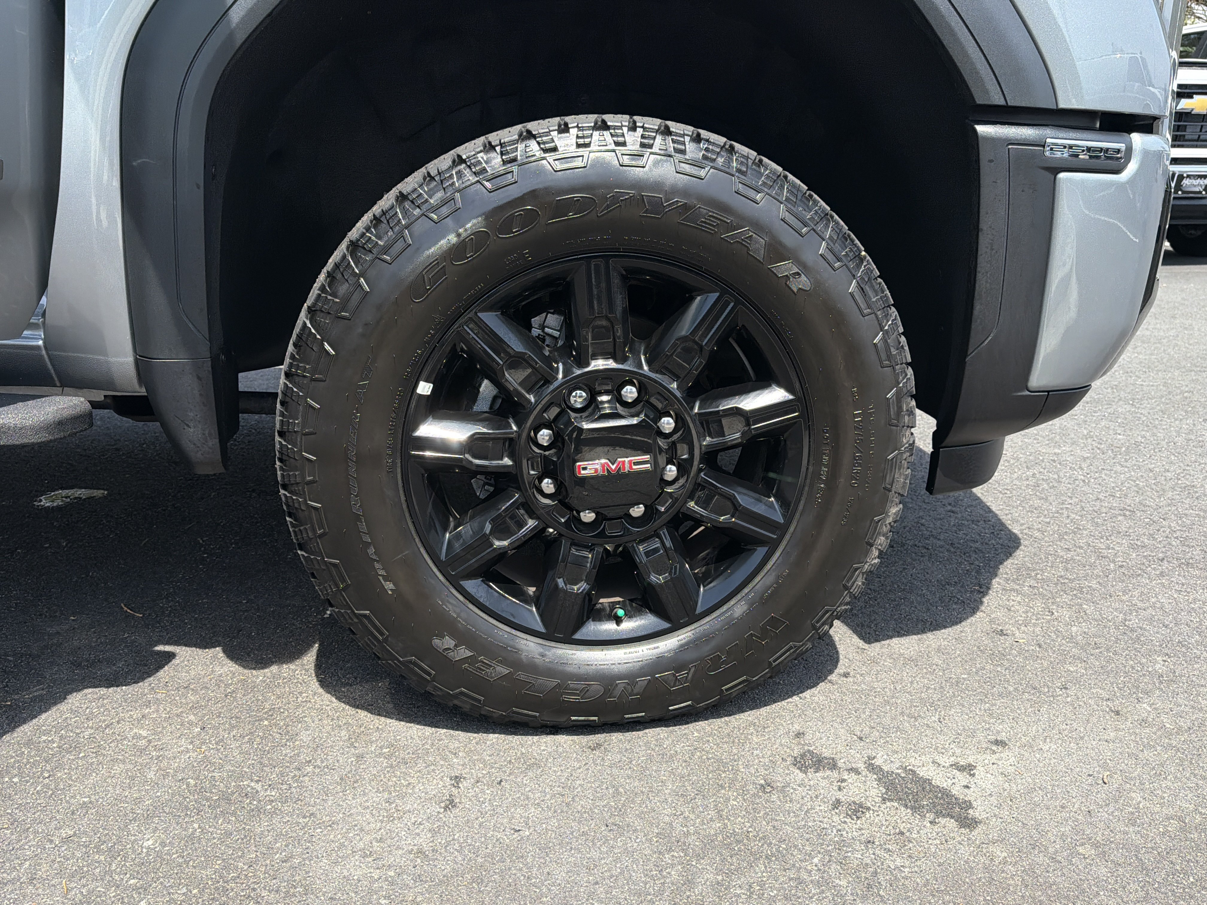 Used 2026 GMC Sierra 2500 AT4 w/ AT4 Premium Plus Package AWD/4WD image 13