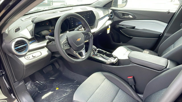 New 2026 Chevrolet Trax LT w/ LT Convenience Package FWD image 11