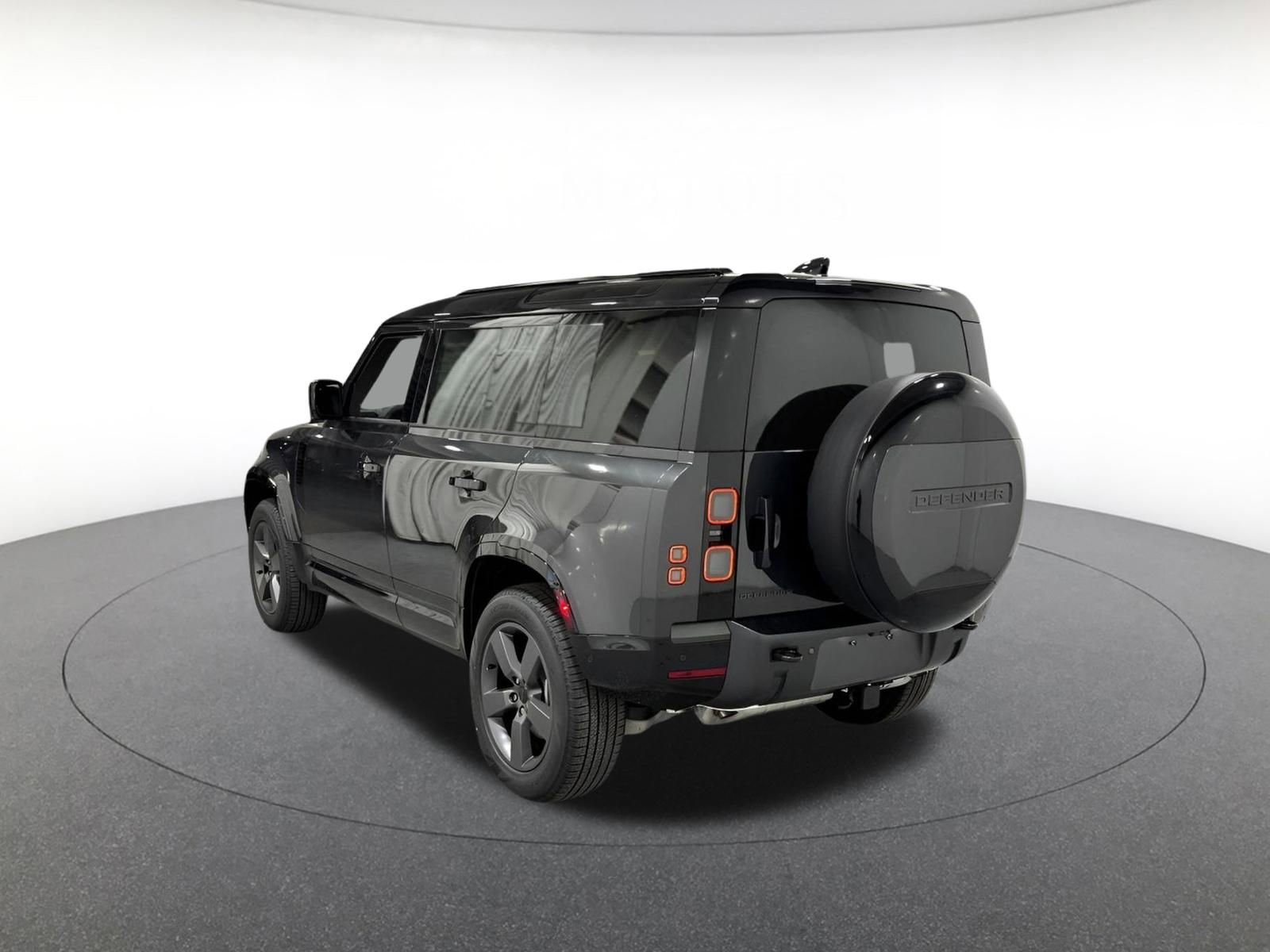 New 2026 Land Rover Defender 110 X-Dynamic SE image 3