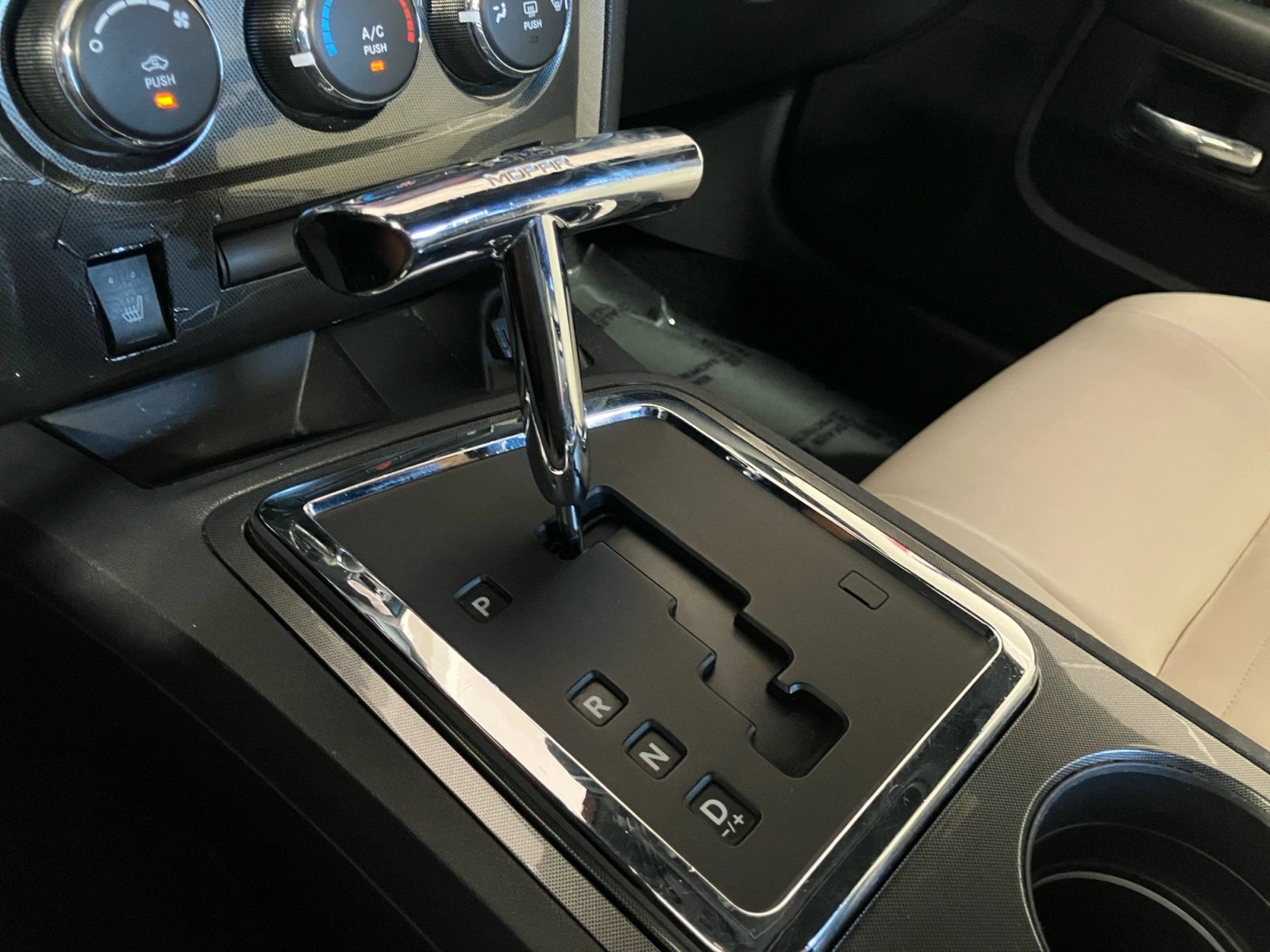 Used 2010 Dodge Challenger R/T RWD image 18