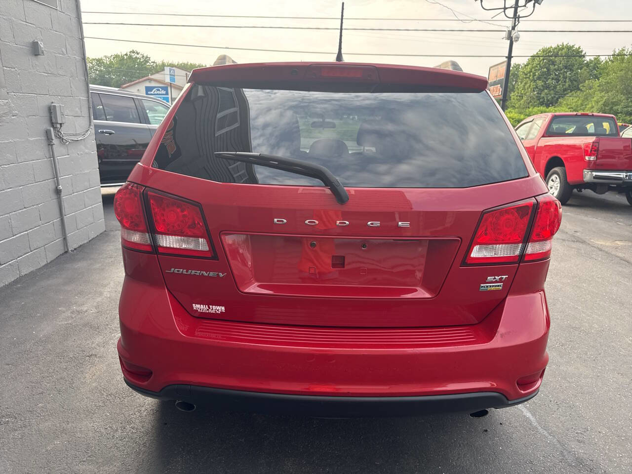 Used 2017 Dodge Journey SXT w/ Comfort/Convenience Group image 7