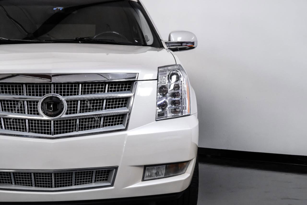 Used 2013 Cadillac Escalade Platinum RWD image 60