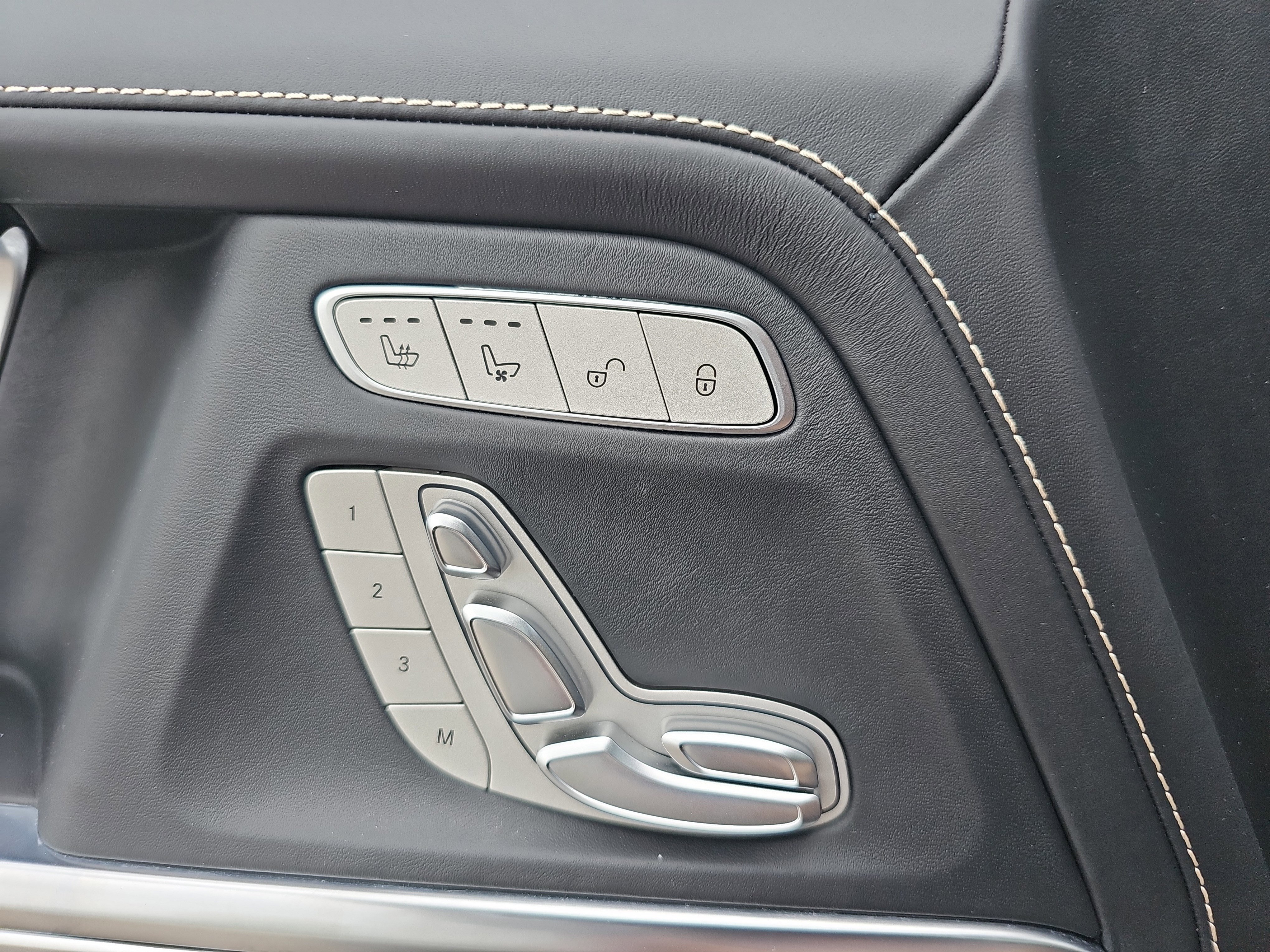 Certified 2025 Mercedes-Benz G 63 AMG 4MATIC image 31