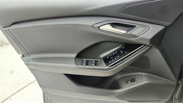 Used 2025 Audi Q6 e-tron Premium w/ Convenience Package image 34