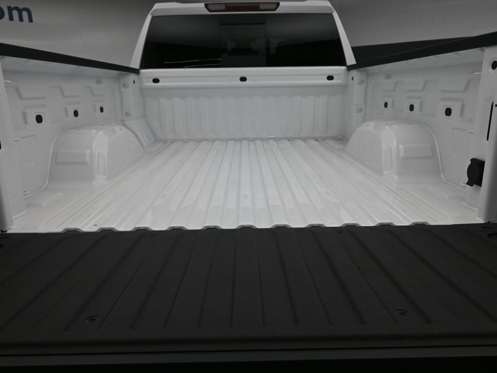 New 2025 GMC Sierra 1500 SLE w/ Preferred Package image 10