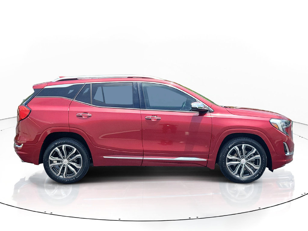 Used 2019 GMC Terrain Denali w/ Advanced Safety Package FWD image 5