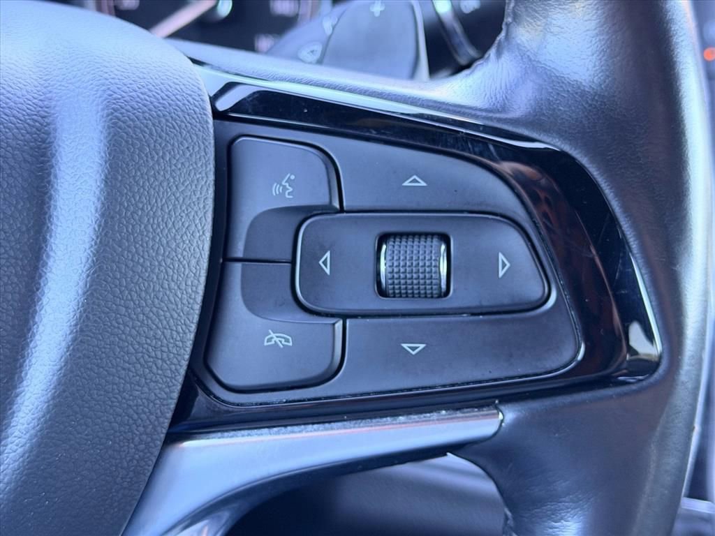 Used 2023 Buick Enclave Essence image 24