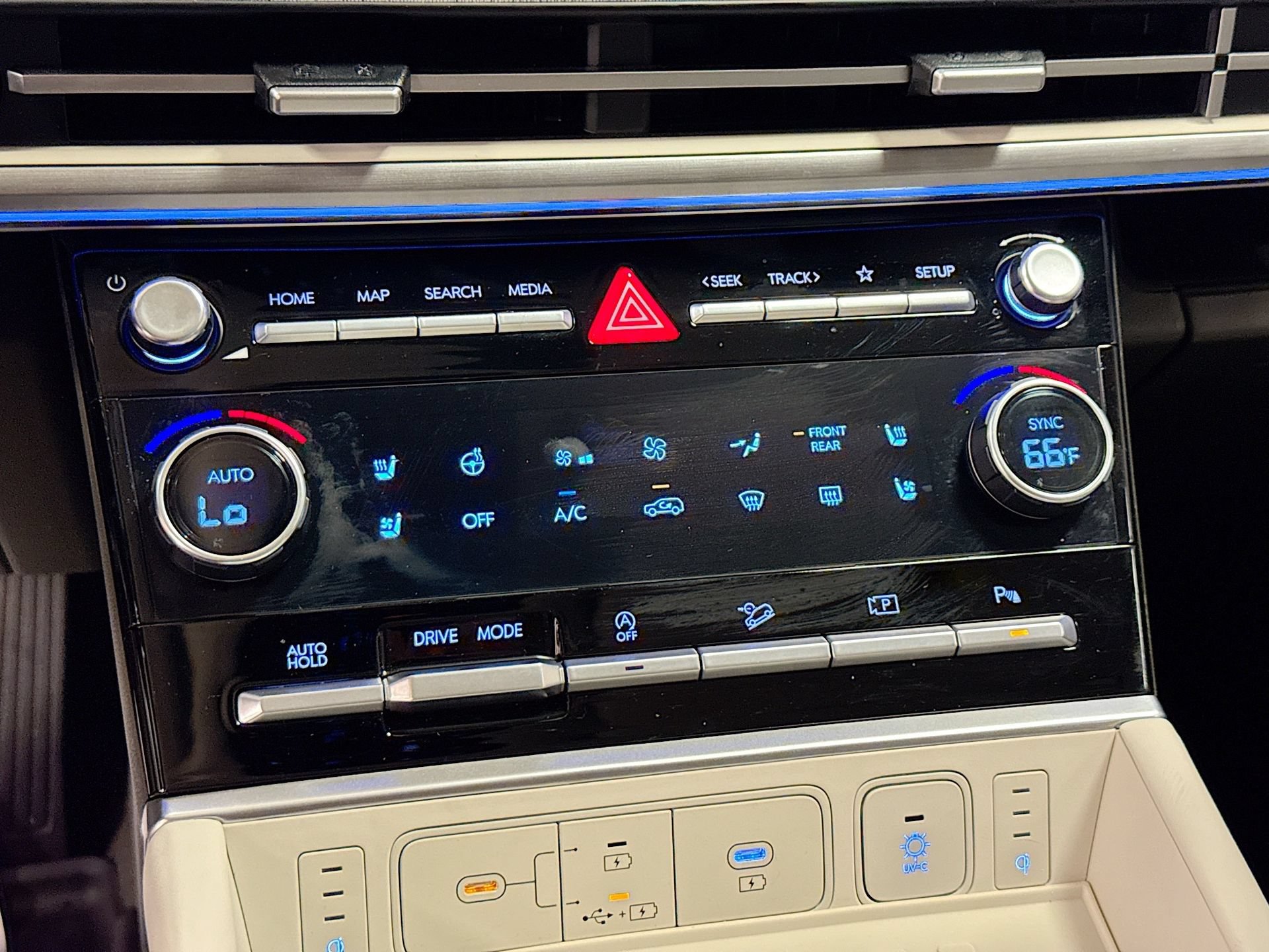 Used 2025 Hyundai Santa Fe Calligraphy FWD image 16