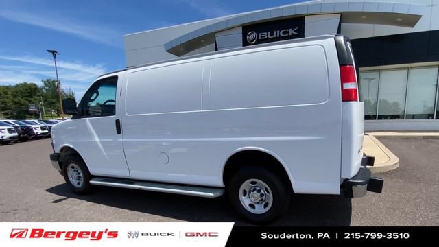 Used 2024 Chevrolet Express 2500 w/ Driver Convenience Package RWD image 7