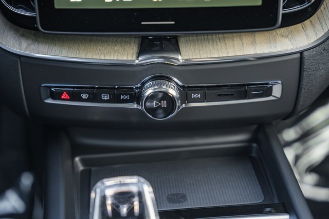 New 2026 Volvo XC60 B5 Plus w/ Protection Package Premier image 22