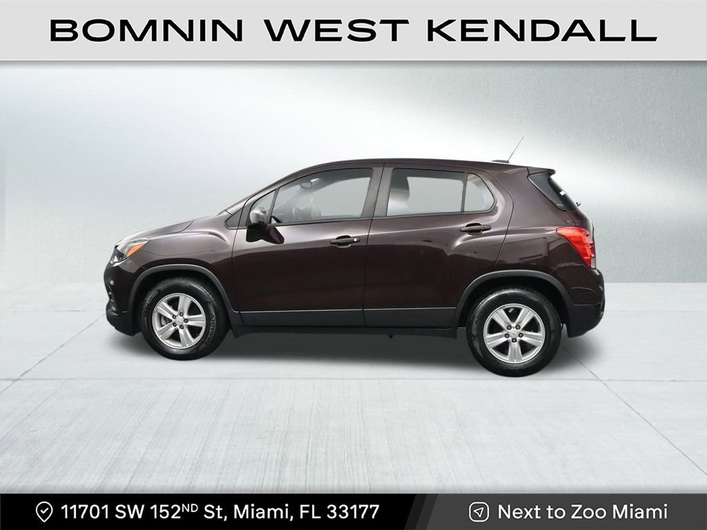 Used 2021 Chevrolet Trax LS image 2