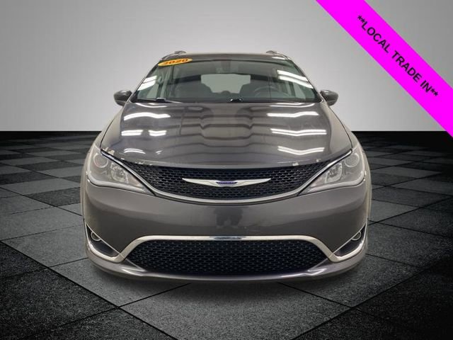 Used 2020 Chrysler Pacifica Touring-L FWD image 2