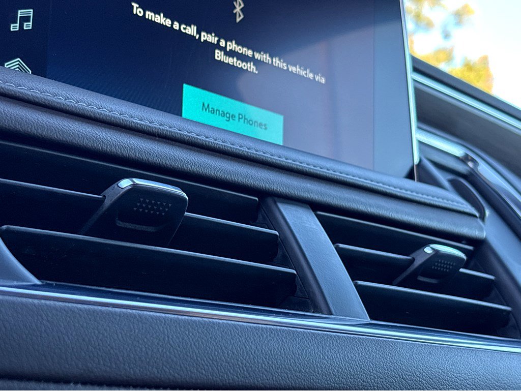 Used 2024 Chevrolet Tahoe LT image 9