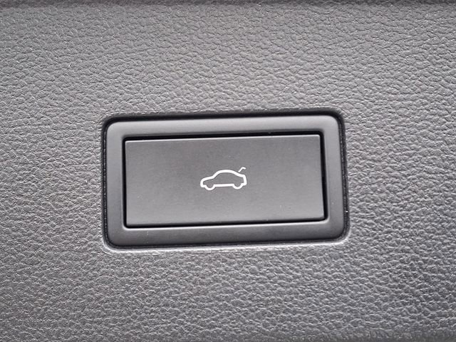 Used 2025 Volkswagen Atlas SEL image 30