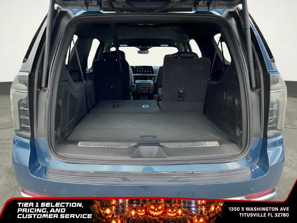 Used 2025 Chevrolet Suburban Premier RWD image 19