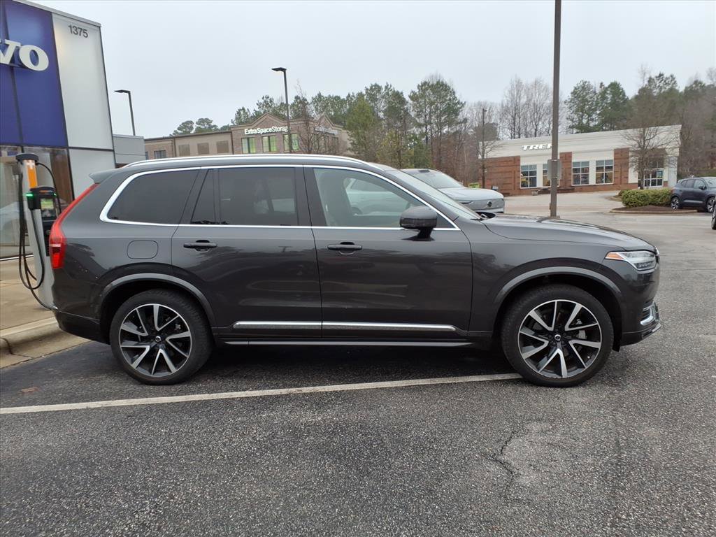 Used 2023 Volvo XC90 B6 Plus image 2