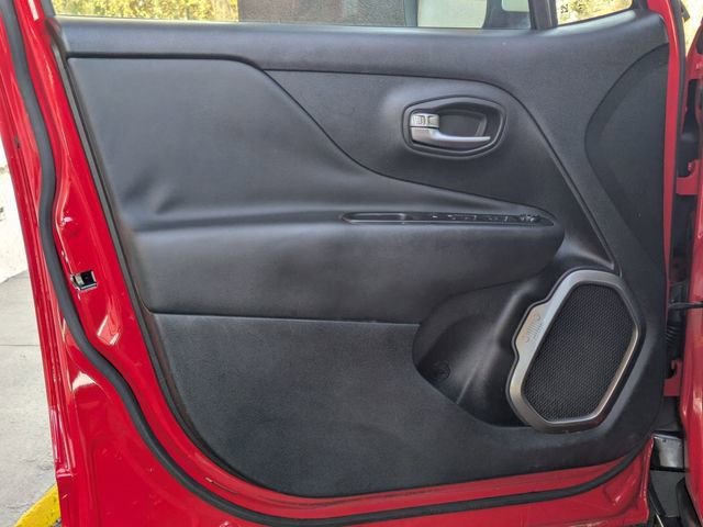 Used 2018 Jeep Renegade Limited w/ UConnect 8.4 Nav Group image 9