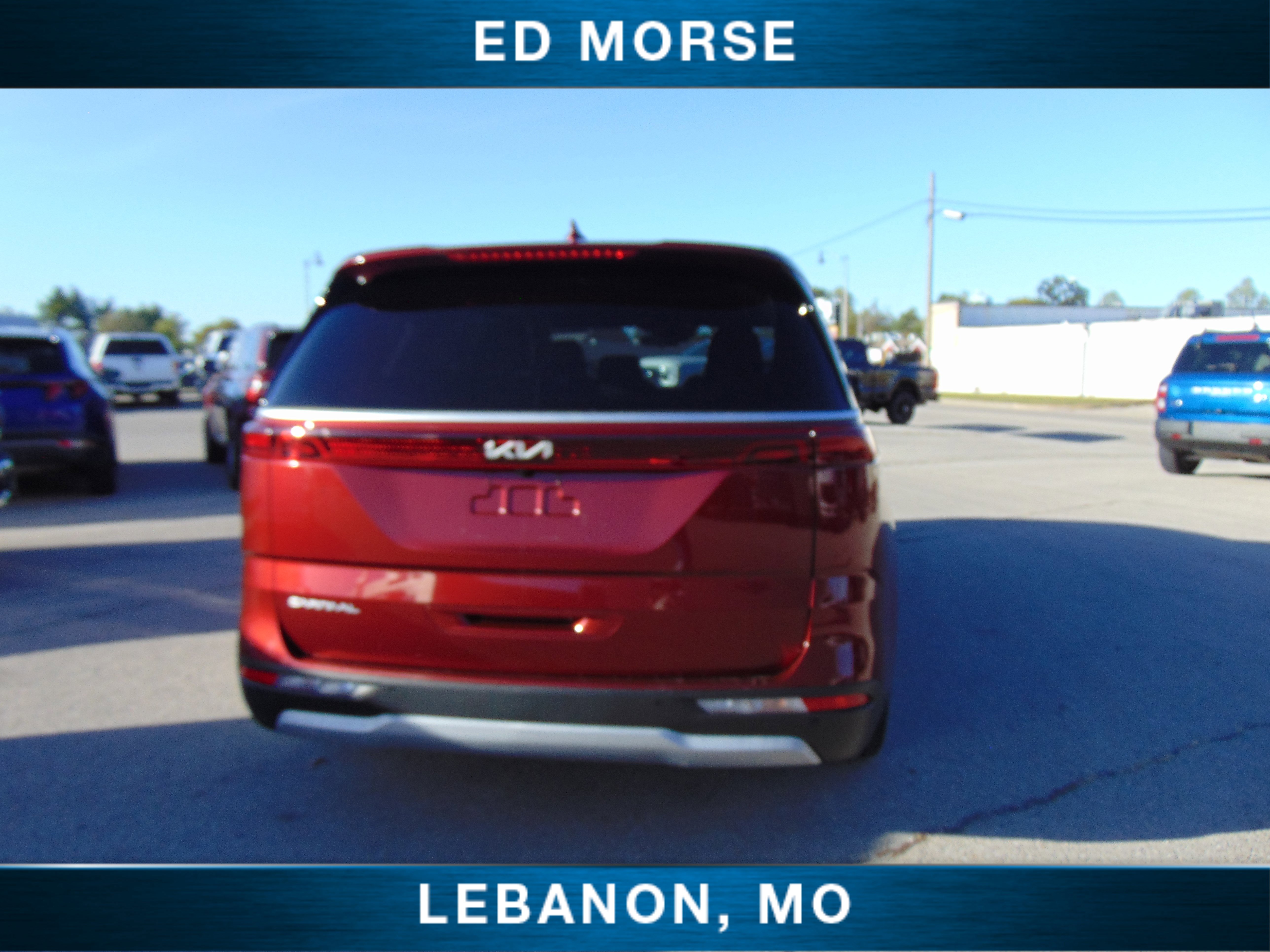 Used 2023 Kia Carnival LX image 7