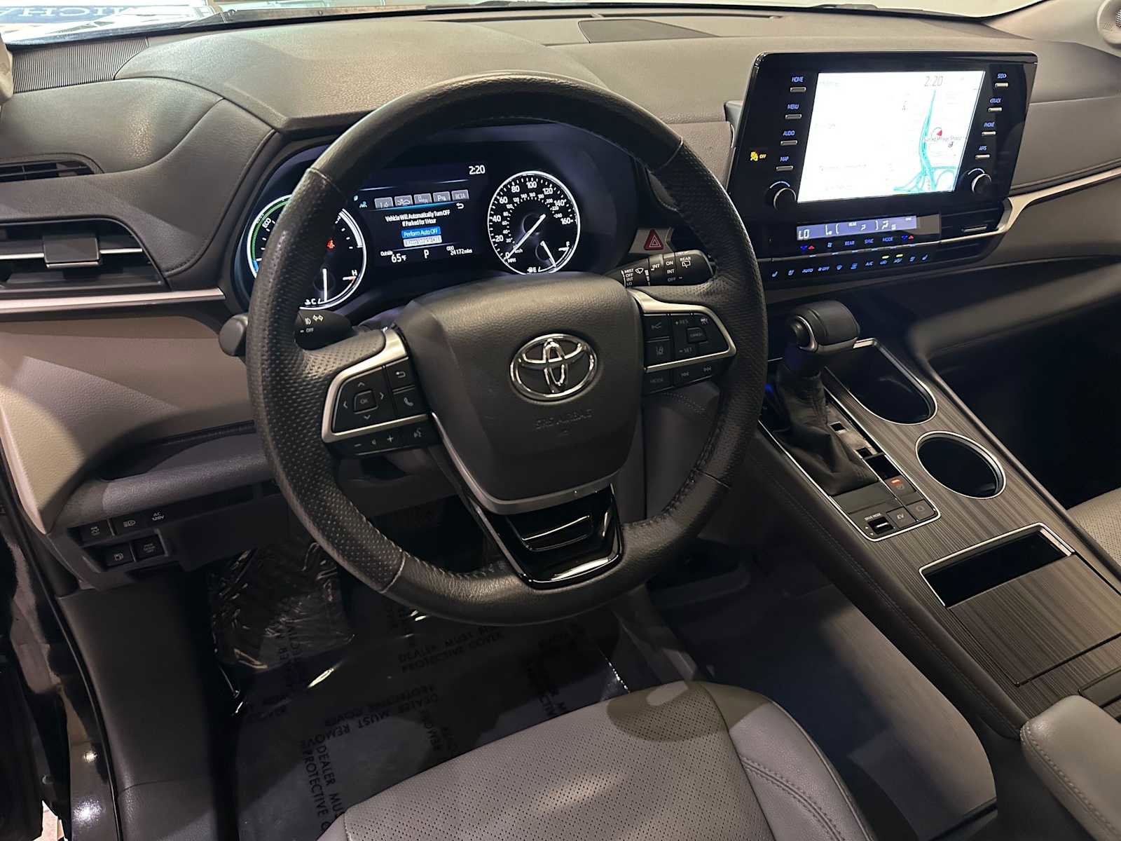Certified 2021 Toyota Sienna Limited image 2