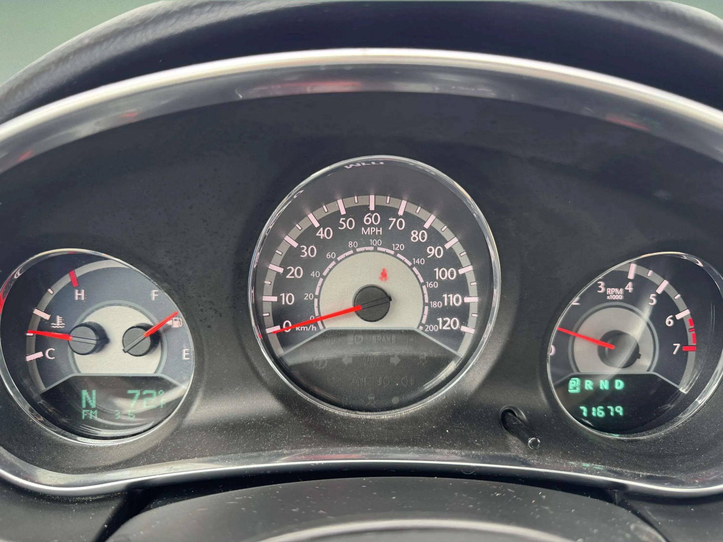 Used 2013 Chrysler 200 Limited image 12