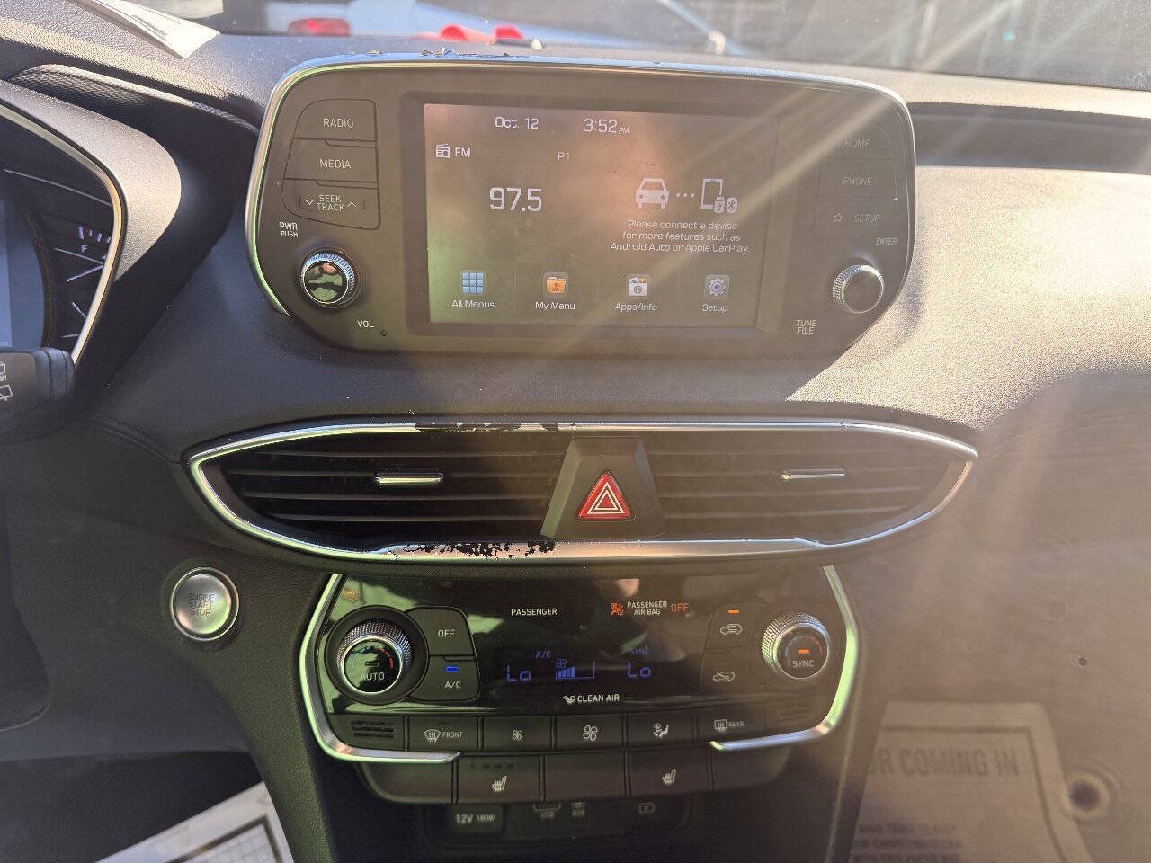 Used 2019 Hyundai Santa Fe SEL FWD image 16