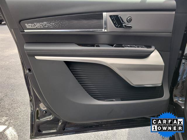 Certified 2026 Cadillac Vistiq Platinum w/ LPO, Floor Liner Package AWD/4WD image 17