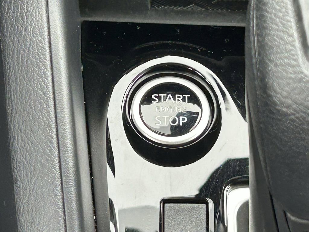 Used 2025 Nissan Versa SV w/ Trunk Package image 17