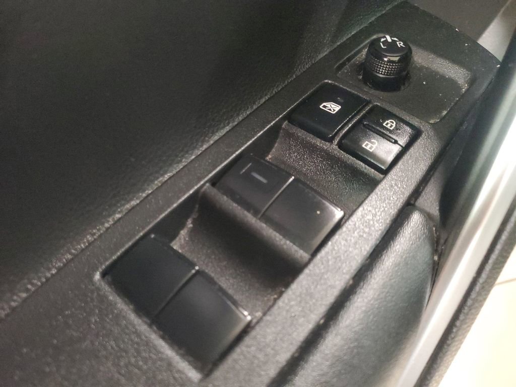 Used 2022 Toyota Corolla Cross LE w/ Moonroof Package image 19