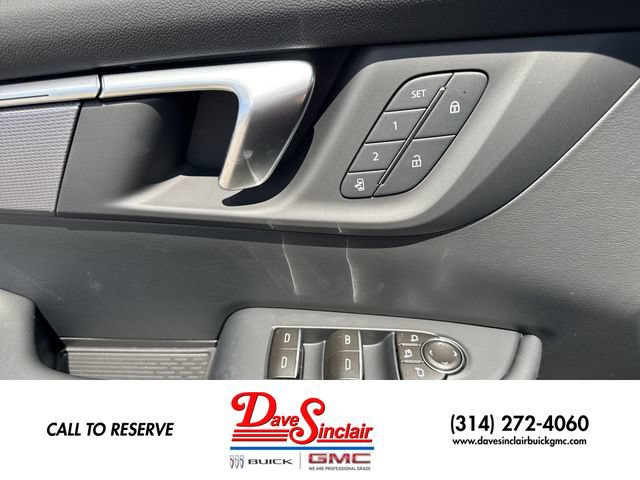 New 2026 Buick Enclave Sport Touring w/ Super Cruise Package AWD/4WD image 13