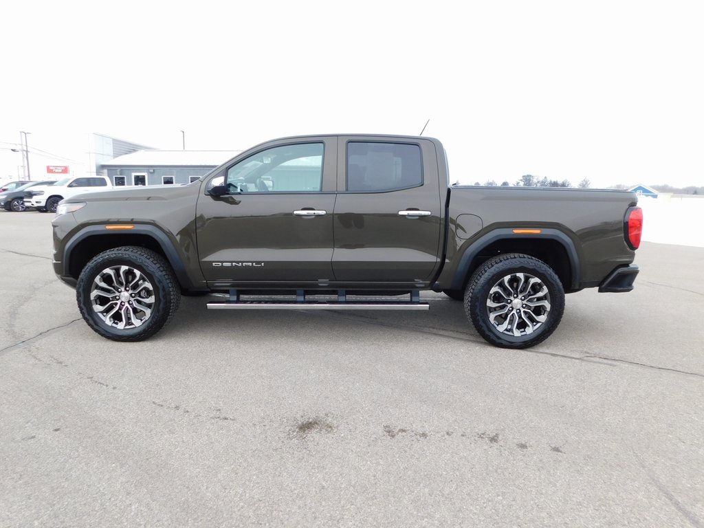 Used 2024 GMC Canyon Denali image 12