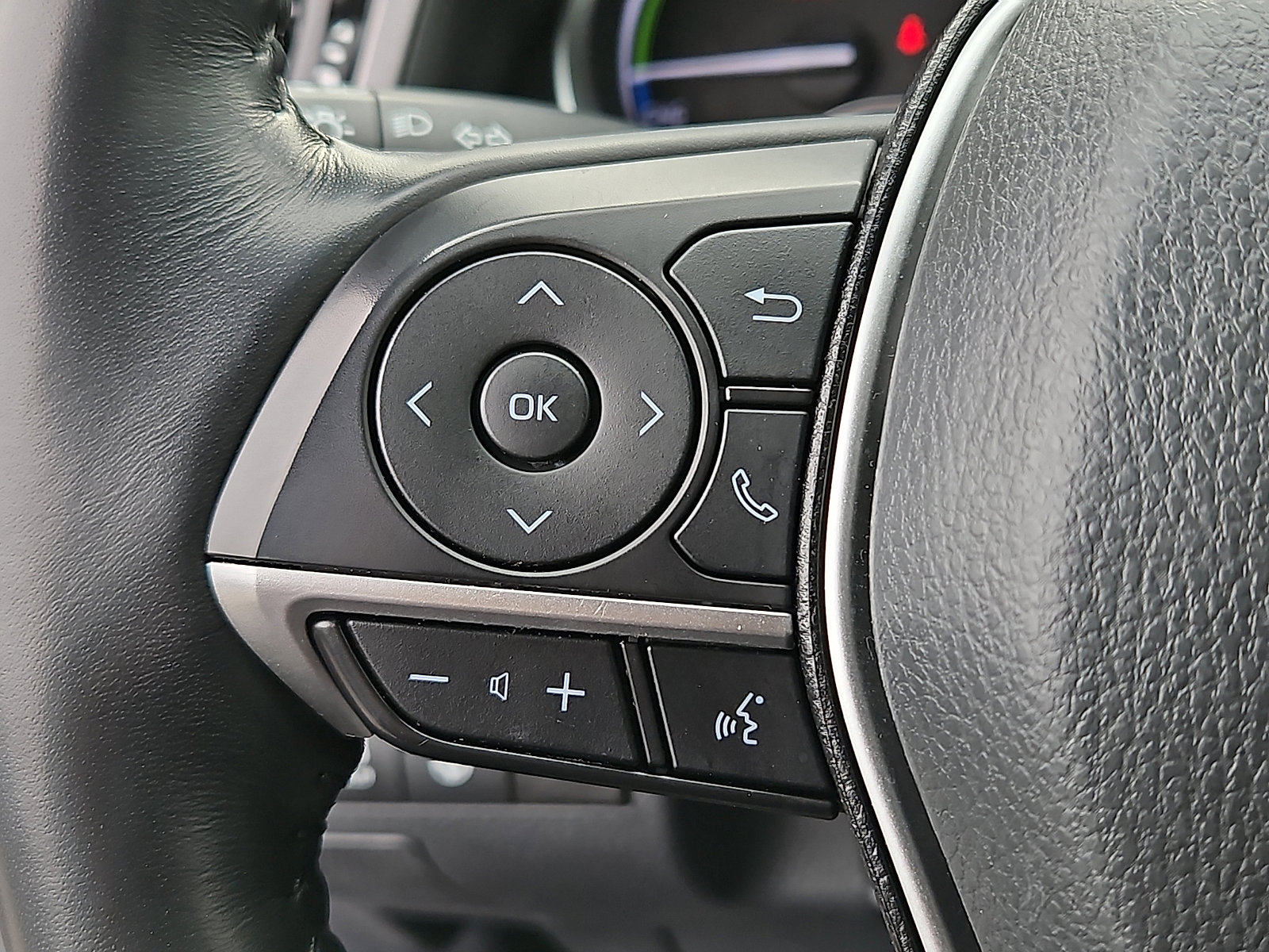 Used 2023 Toyota Camry XLE w/ Cold Weather Package image 23